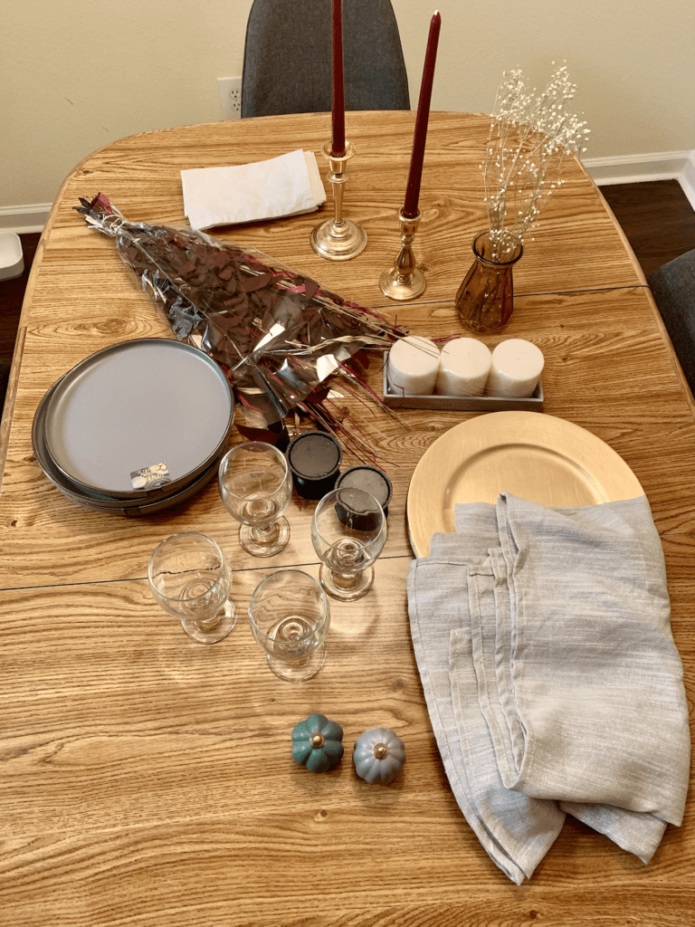 friendsgiving tablescape