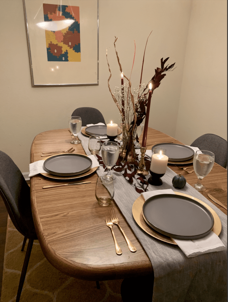 friendsgiving tablescape 