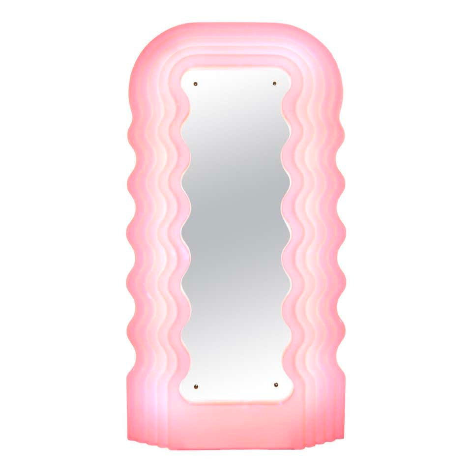 Trendy pink squiggle mirror